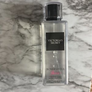 BRAND NEW Victoria’s Secret Bombshell Paris Body Mist